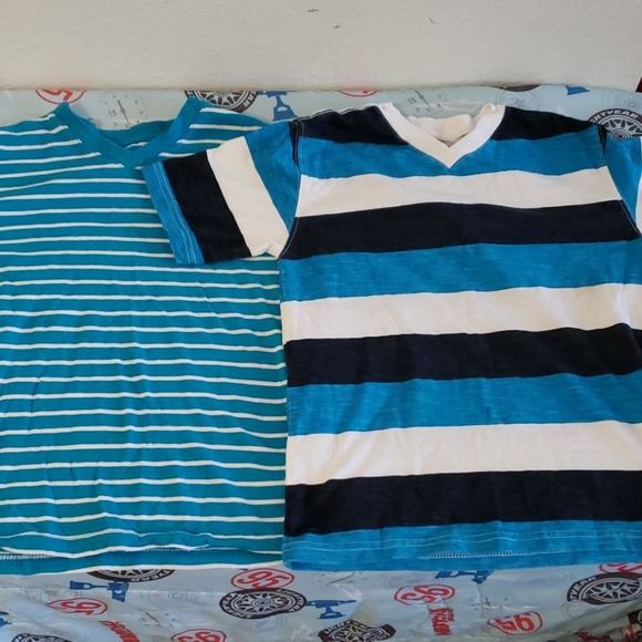 Boys 2 shirt bundle - Picture 1 of 5